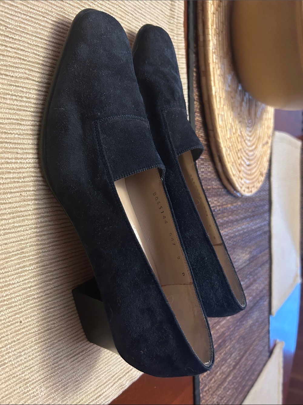 Ferragamo made in Italy Navy Suede Block Heel Slip-On Pumps 9B